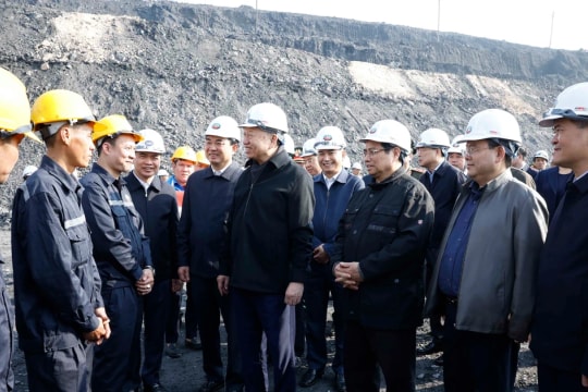 Party chief extends Tet greetings to coal miners in Quang Ninh