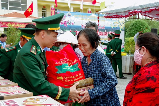 TP. Cần Thơ: “Xuân Biên phòng ấm lòng dân bản” tại xã đảo Cù Lao Dung