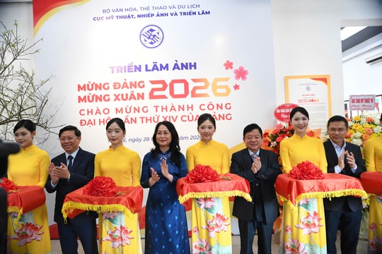 Triển lãm 100 tác phẩm ảnh mừng Đảng, mừng Xuân