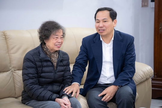 Tổng Thư ký Quốc hội, Chủ nhiệm Văn phòng Quốc hội Lê Quang Mạnh thăm và chúc Tết gia đình cố Chủ nhiệm Văn phòng Quốc hội Vũ Mão