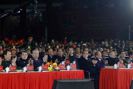 Party chief attends live TV programme marking 85 years since President Ho Chi Minh’s return to lead revolution