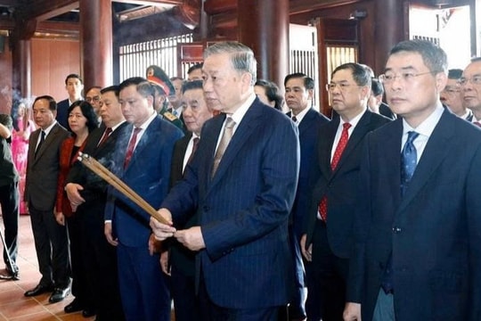 Tổng Bí thư Tô Lâm dâng hương tưởng nhớ Chủ tịch Hồ Chí Minh