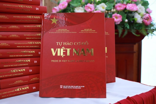 Ra mắt sách "Tự hào cơ đồ Việt Nam"
