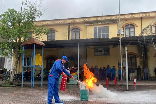 Huấn luyện nghiệp vụ phòng cháy, chữa cháy và cứu nạn, cứu hộ cho các đơn vị cơ sở