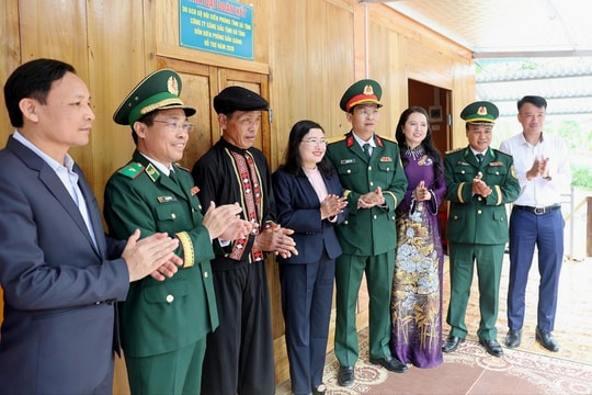 Hà Tĩnh: Bàn giao nhà Đại đoàn kết cho người dân Bản Giàng 2