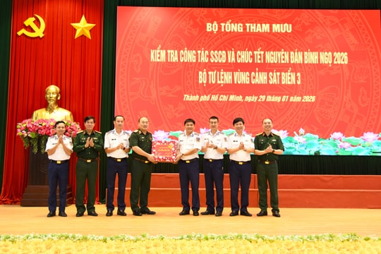 Đoàn công tác Bộ Quốc phòng kiểm tra, chúc Tết Bộ Tư lệnh Vùng Cảnh sát biển 3