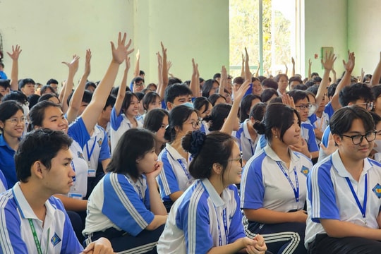 Đồng Tháp: Lan tỏa ý thức thượng tôn pháp luật từ phiên tòa giả định học đường