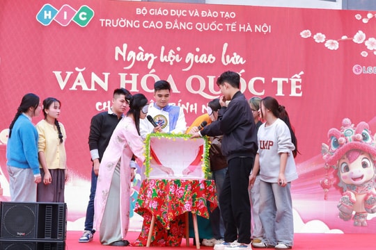 Trường Cao đẳng Quốc tế Hà Nội đẩy mạnh hoạt động trải nghiệm giao lưu văn hóa