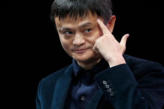 Jack Ma: AI không đáng sợ, tư duy cũ mới đáng lo