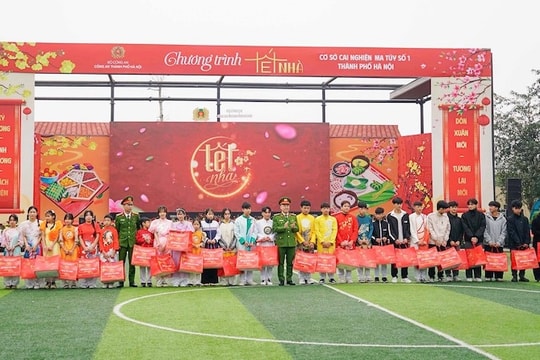 Công an Hà Nội: Mang "Tết nhà" đến với các học viên cai nghiện ma tuý