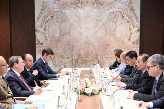 Vietnamese, Cuban foreign ministers affirm party diplomacy as key political foundation of bilateral ties