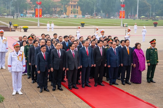 Lãnh đạo Đảng, Nhà nước vào Lăng viếng Chủ tịch Hồ Chí Minh nhân kỷ niệm 96 năm Ngày thành lập Đảng