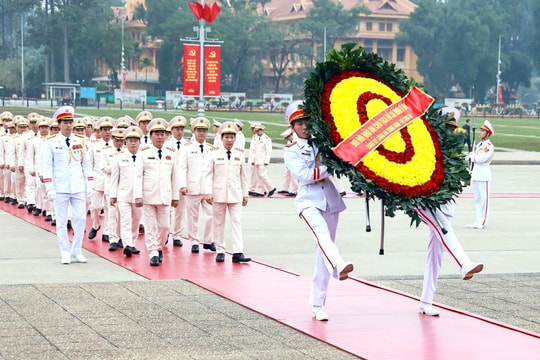 Đảng ủy Công an Trung ương, Bộ Công an vào Lăng viếng Chủ tịch Hồ Chí Minh nhân kỷ niệm 96 năm Ngày thành lập Đảng Cộng sản Việt Nam