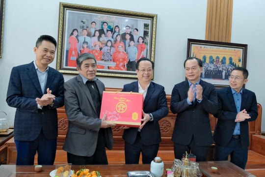 Phó Chủ tịch Thường trực HĐND TP Hà Nội Trần Thế Cương thăm , chúc Tết các đơn vị, cá nhân