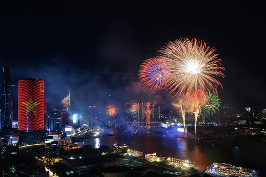 TP. Hồ Chí Minh: Bắn pháo hoa tại 17 điểm dịp Tết Bính Ngọ 2026