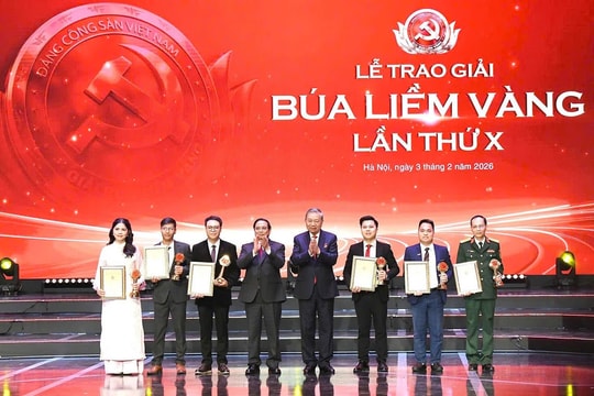 Xây dựng Đảng từ gốc rễ, nâng cao năng lực lãnh đạo và sức chiến đấu của tổ chức đảng trong giai đoạn mới