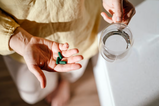Không nên uống 3 loại vitamin này ngay sau khi thức dậy