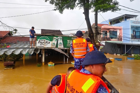 "Điểm tựa" vững chãi cho ngư dân vươn khơi, bám biển