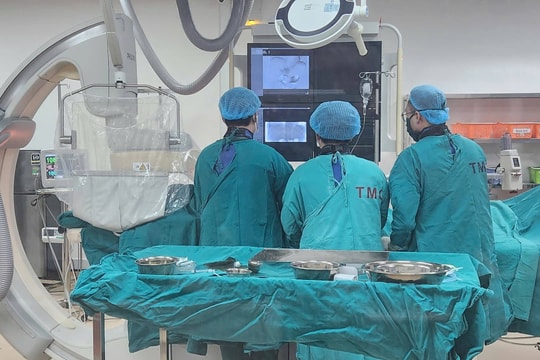 Tai nạn hy hữu: Tạ rơi trúng bụng khiến bệnh nhân vỡ gan nguy kịch