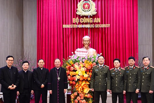 Tổng Giám mục Tổng Giáo phận Hà Nội chúc mừng năm mới Bộ Công an