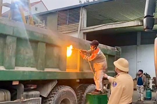Hà Nội: Cơi nới thùng xe trái phép, tài xế bị xử phạt 60 triệu đồng
