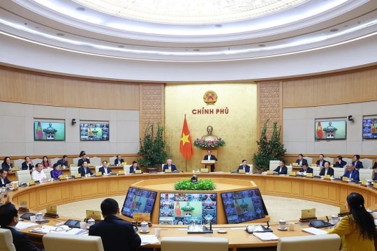 PM urges swift resolution to tackle issues in enforcing new food safety decree