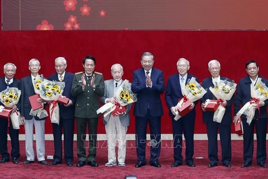 Tổng Bí thư Tô Lâm gặp mặt cán bộ Công an cấp cao các thời kỳ