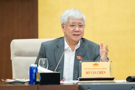 Phó Chủ tịch Thường trực Quốc hội Đỗ Văn Chiến chủ trì họp giao ban với Thường trực các cơ quan của Quốc hội