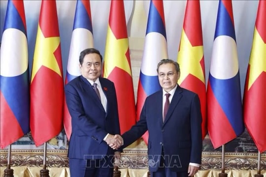 NA Chairman meets Lao counterpart in Vientiane