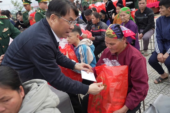 “Xuân Biên phòng ấm lòng dân bản” tại Cao Bằng: Lan tỏa sâu rộng tinh thần nhân ái, nghĩa tình và đoàn kết Quân - Dân