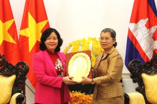 Vietnamese, Cambodian Front leaders meet in Phnom Penh