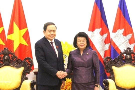 Vietnam always attaches importance to relations with Cambodia: NA Chairman