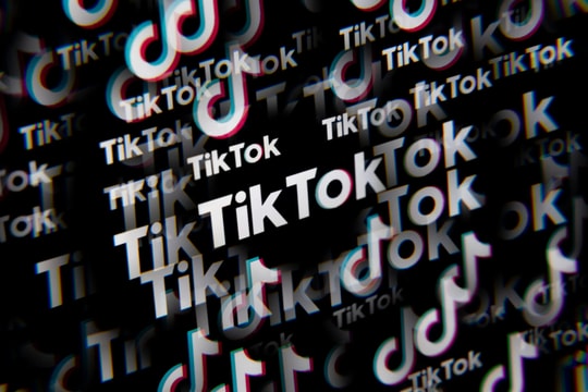 EU “tuýt còi” TikTok: Tính năng cuộn vô hạn bị coi là trái luật
