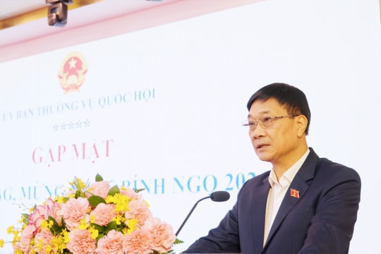 Phó Chủ tịch Quốc hội Vũ Hồng Thanh thăm, chúc Tết các thế hệ cán bộ Quốc hội tại miền Trung – Tây Nguyên