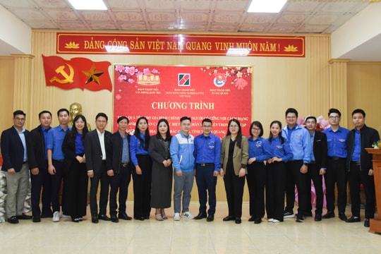 Đoàn Thanh niên Văn phòng Quốc hội trao quà Tết tại Tuyên Quang