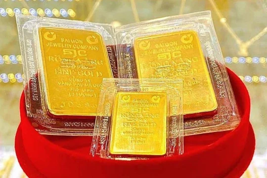 Giá vàng ngày 7/2: Tăng mạnh, sát mốc 180 triệu đồng/lượng
