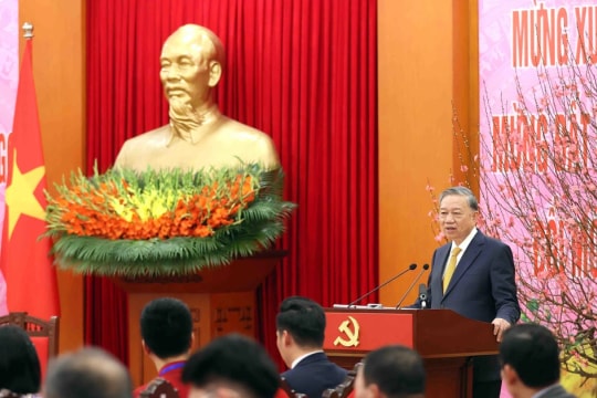 Party leader calls on OVs to join hands in building prosperous, happy nation