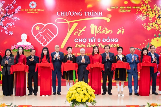 Phó Chủ tịch Thường trực Quốc hội Đỗ Văn Chiến dự Chương trình Tết Nhân ái - Chợ Tết 0 đồng tại xã Đạo Trù, Phú Thọ