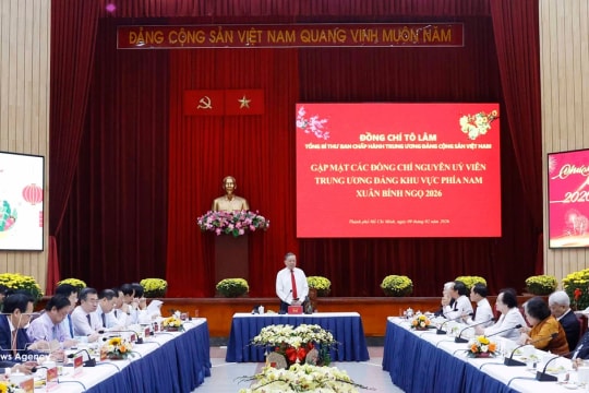 Party chief meets with Party Central Committee's former members in southern localities