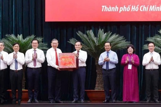 Thành phố Hồ Chí Minh phải tiếp tục là động lực dẫn dắt tăng trưởng