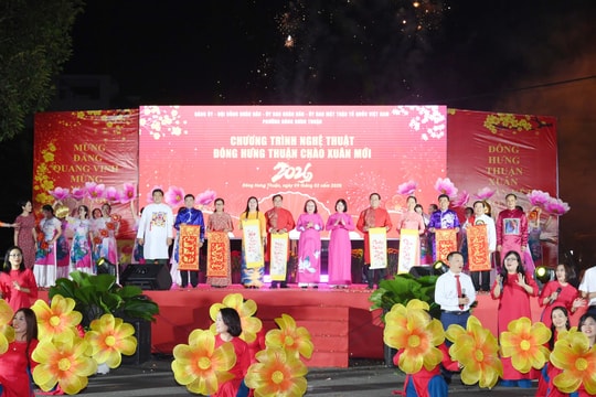 TP. Hồ Chí Minh: Rộn ràng chợ hoa Tết, mừng Đảng, mừng xuân