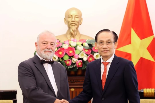 Foreign Minister receives out-going Ambassador of Czech Republic