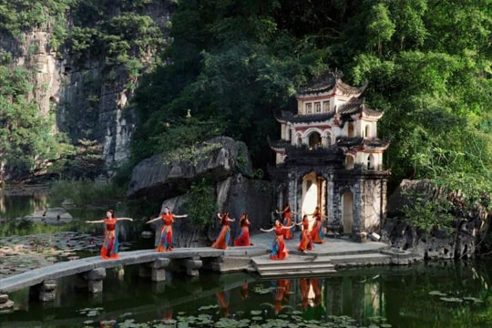Kể lịch sử dân tộc bằng ngôn ngữ hình thể