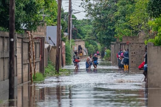 Vietnamese leaders send letters of sympathy over severe flood damage in Mozambique