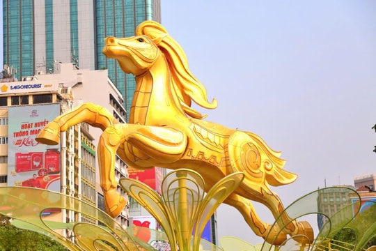 Cận cảnh linh vật ngựa Bính Ngọ 2026 tại TP. Hồ Chí Minh