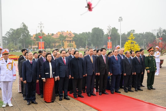Lãnh đạo Đảng, Nhà nước vào Lăng viếng Chủ tịch Hồ Chí Minh nhân dịp Tết Nguyên đán Bính Ngọ