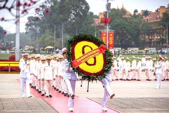 Đoàn đại biểu Đảng ủy Công an Trung ương, Bộ Công an vào Lăng viếng Chủ tịch Hồ Chí Minh nhân dịp Tết Nguyên đán Bính Ngọ năm 2026