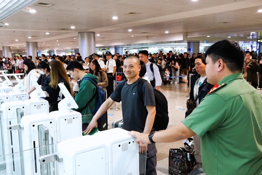 Sân bay quốc tế Tân Sơn Nhất: Cửa ngõ mùa Xuân, thông suốt hành trình