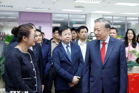 Tổng Bí thư Tô Lâm thăm, chúc Tết cán bộ, phóng viên Đài Truyền hình Việt Nam và Đài Tiếng nói Việt Nam