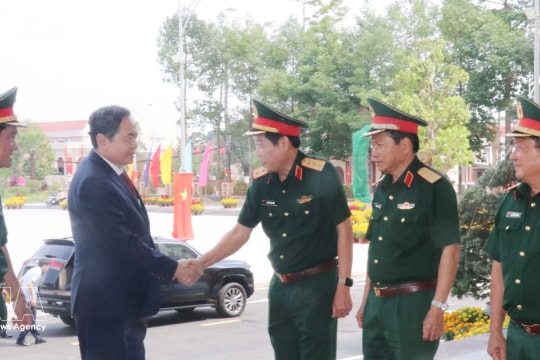 Top legislator extends Lunar New Year greetings to Military Region 9